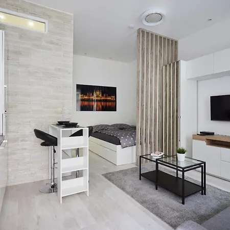 Cozy Little In Downtown * Budapest