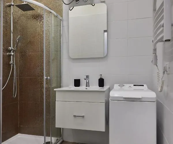 Cozy Little In Downtown Apartament Budapesta