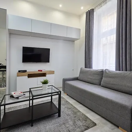 Cozy Little In Downtown *